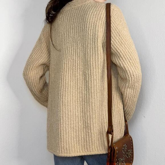 VNT Beige Chunky Knit Cardigan Size 40 Cottagecore Light Academica Minimalist - Picture 3 of 5